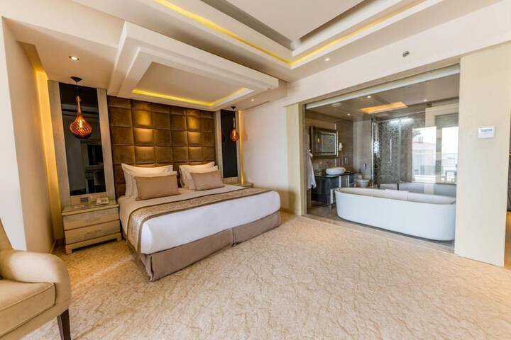 Room 17 of 120