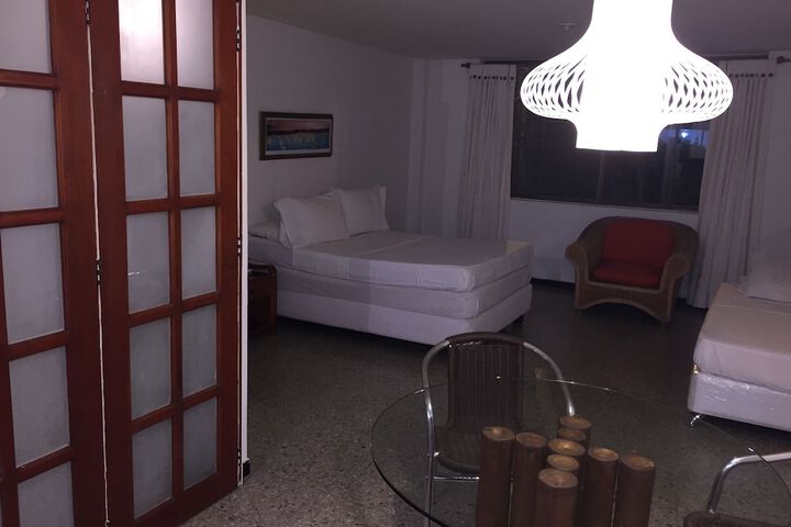 Room 4 of 7