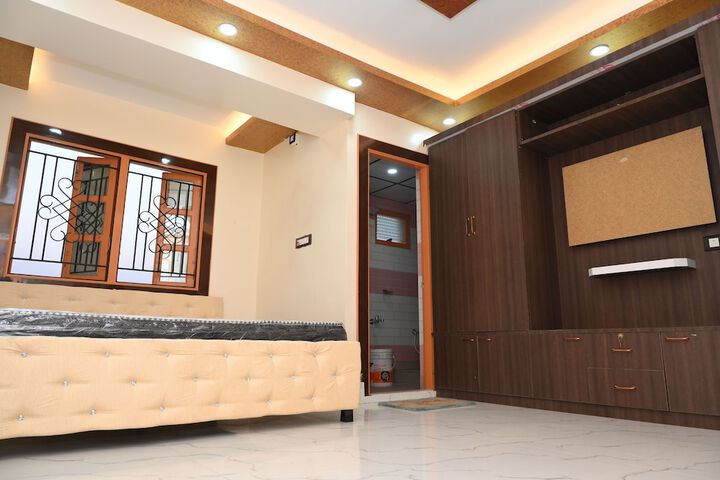 Room 3 of 16