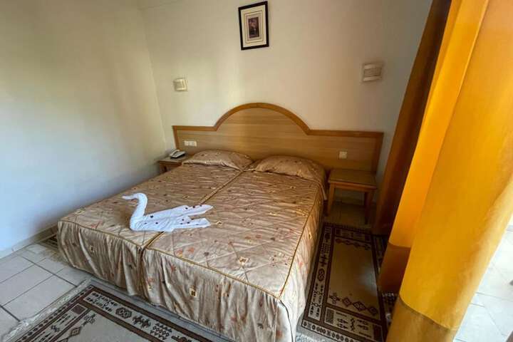 Room 13 of 54