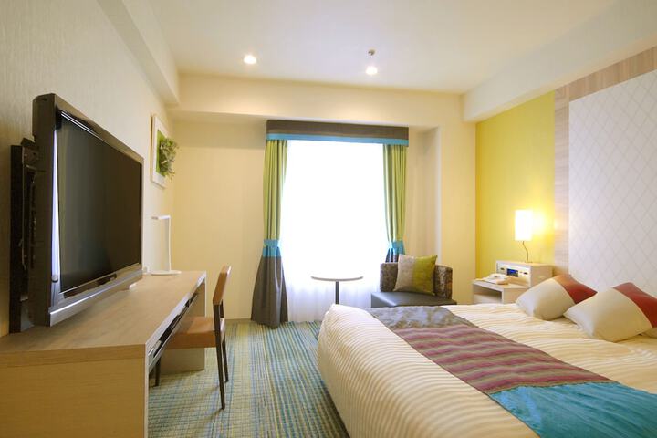Room 12 of 117