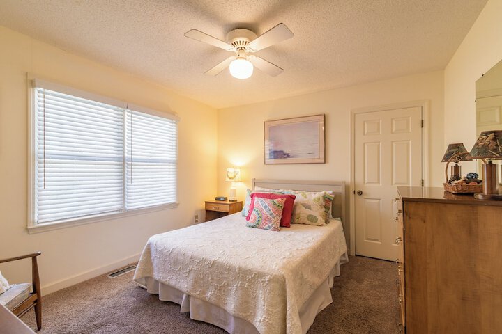 Room 385 of 759