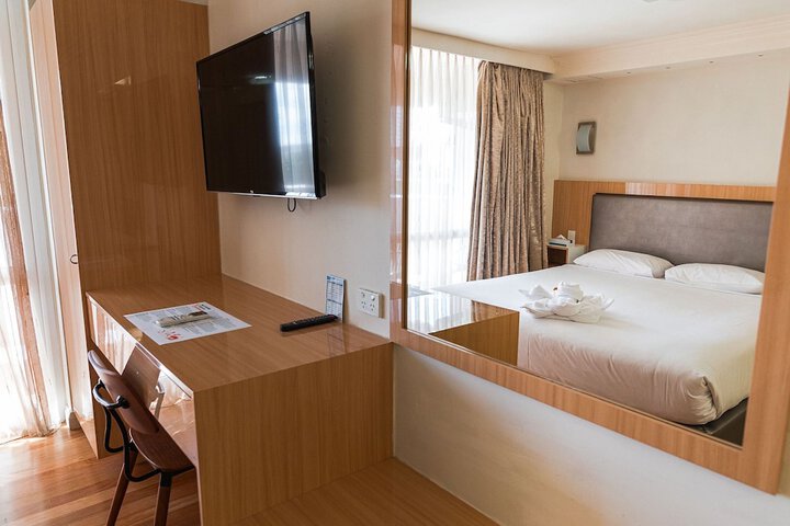 Room 6 of 58