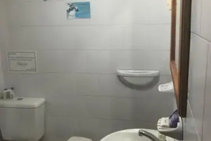 Room 5 of 10
