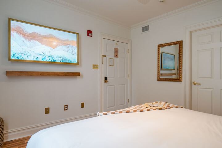 Room 22 of 148