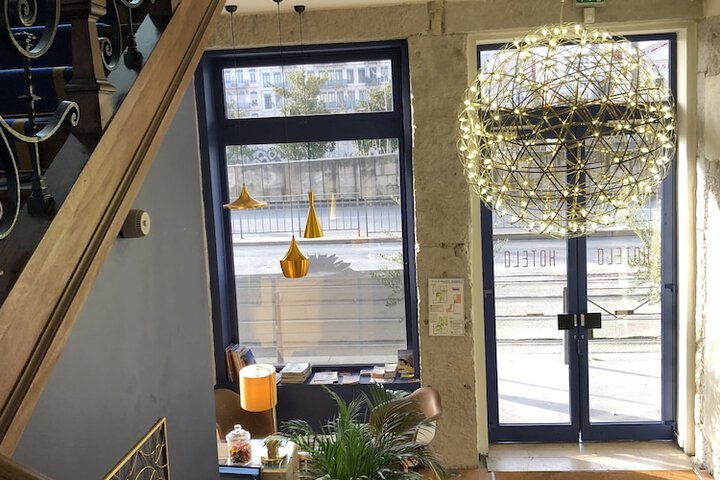 Entrance & Lobby