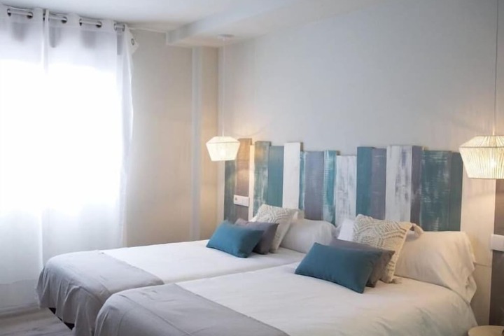Room 2 of 15