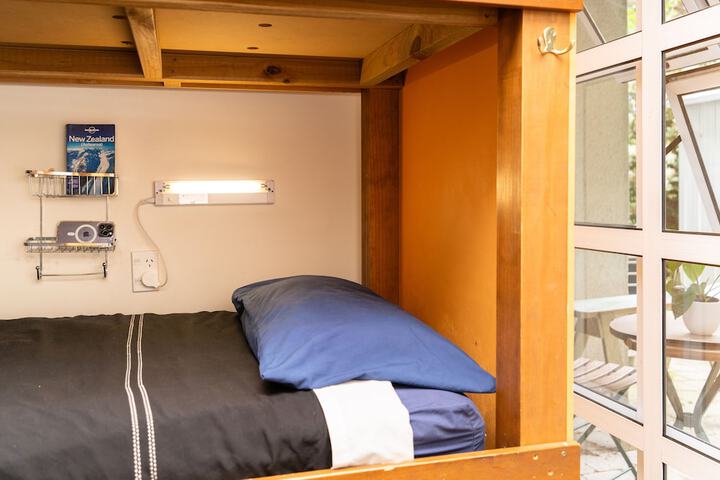 Room 16 of 37