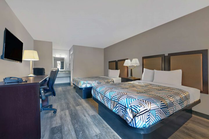 2 Double Beds (3 of 11)