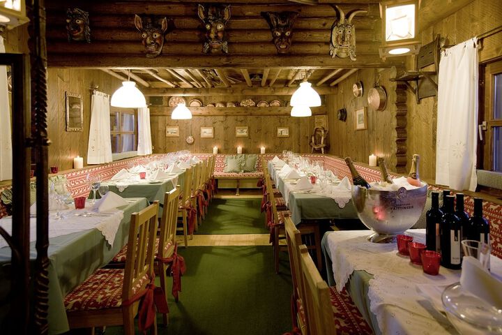 Dining 82 of 128