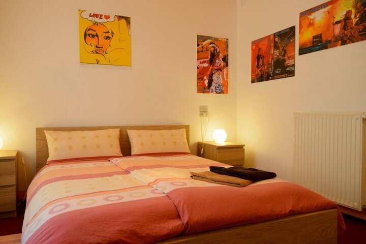 Room 8 of 20