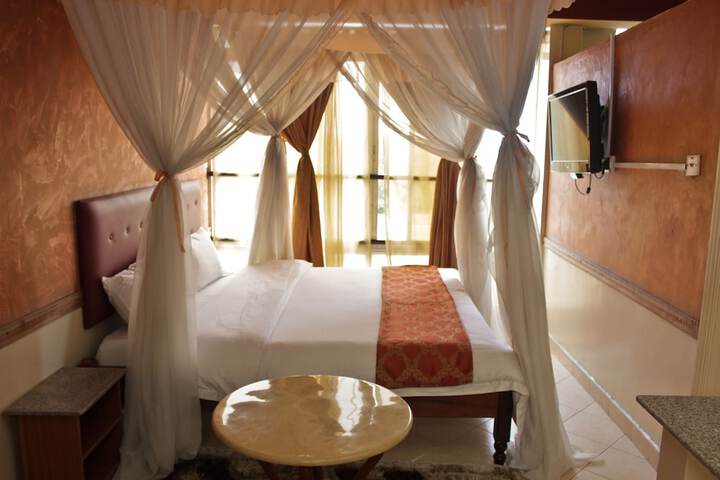 Room 12 of 26
