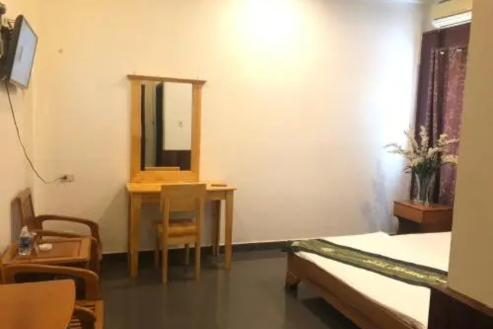 Room 3 of 13