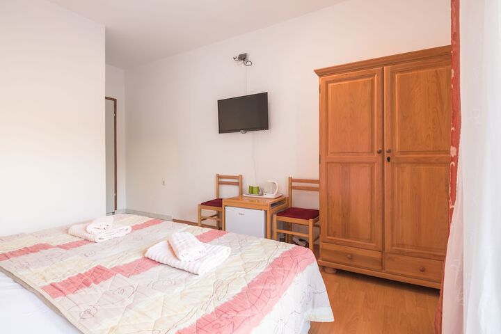 Room 16 of 41