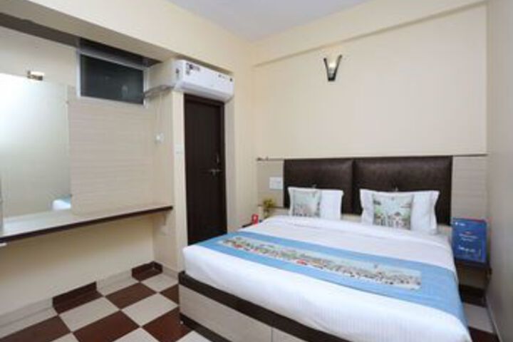 Room 14 of 34