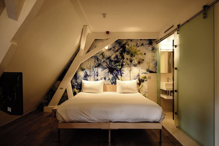 Room 16 of 57
