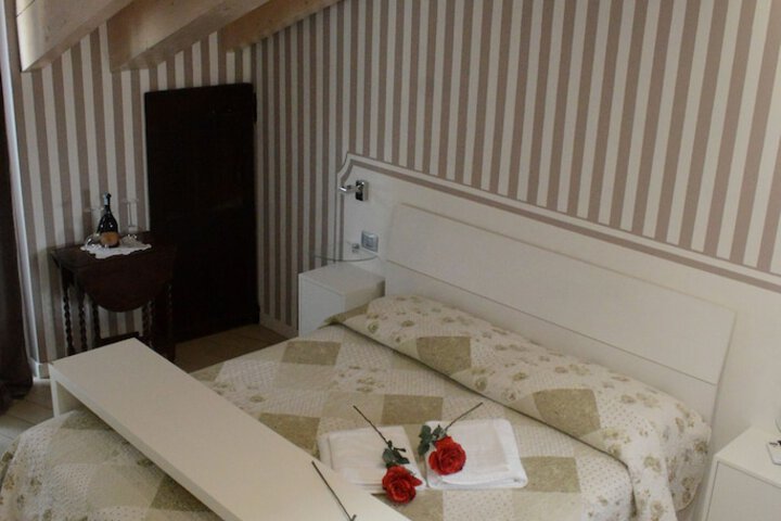 Room 6 of 45