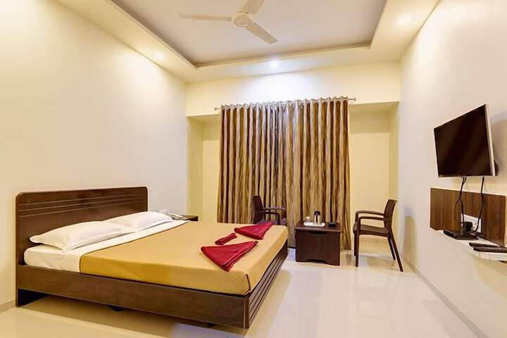 Room 3 of 12