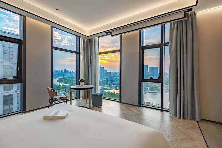 Room 11 of 40