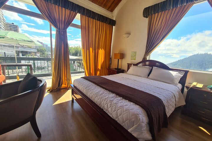 Room 10 of 26