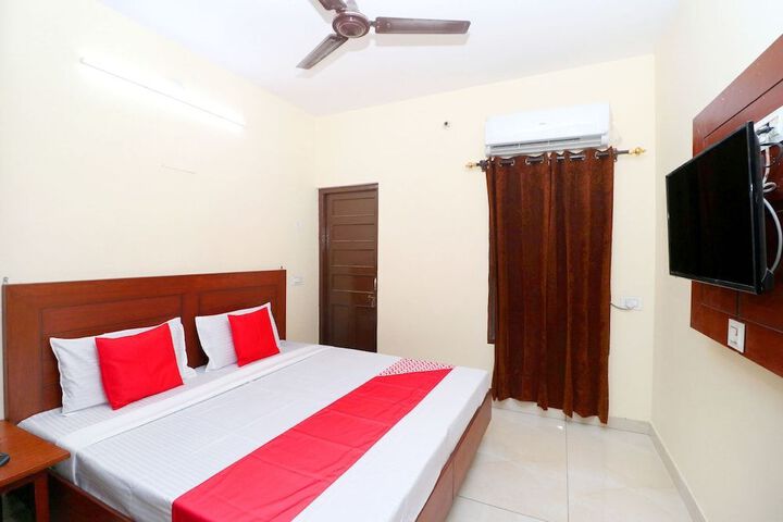 Room 3 of 12