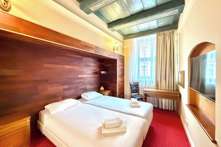 Room 20 of 26