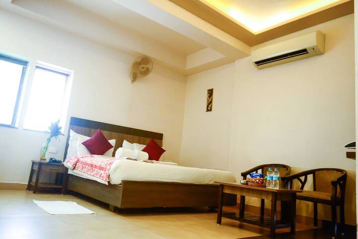 Room 4 of 15