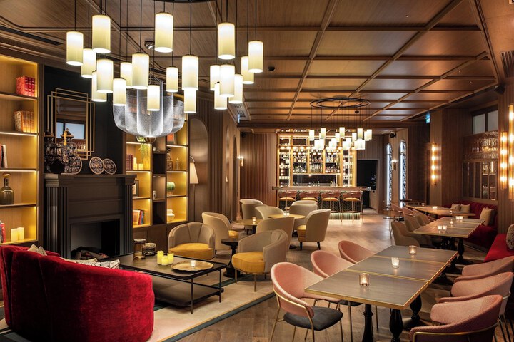 Lounge 147 of 167
