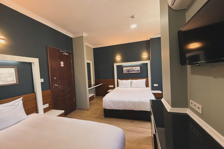 Room 12 of 23