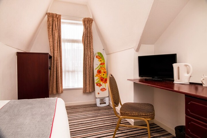 Room 28 of 64