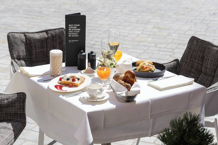 Breakfast/Coffee Service 74 of 92