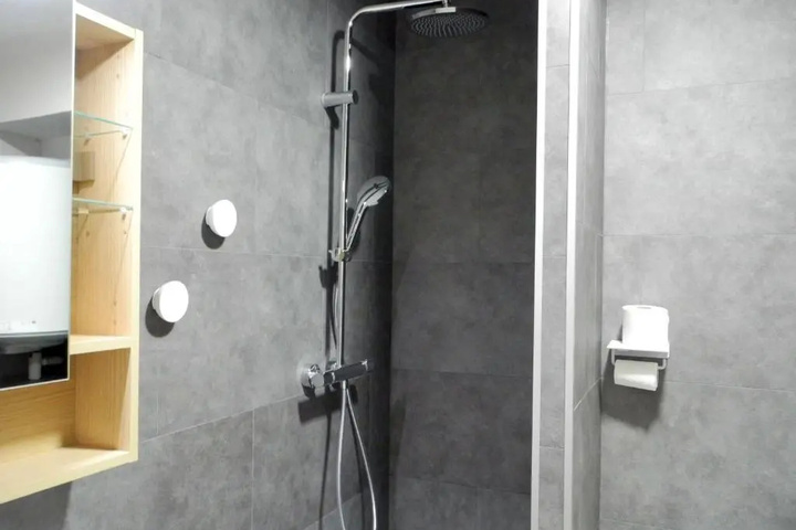 Room 6 of 20