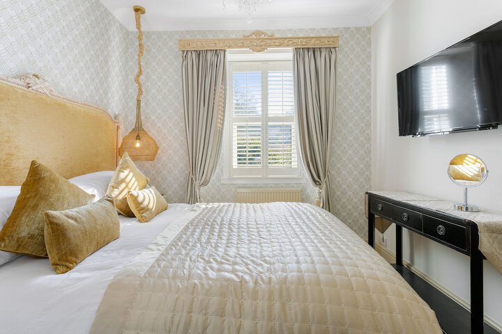 Room 18 of 67