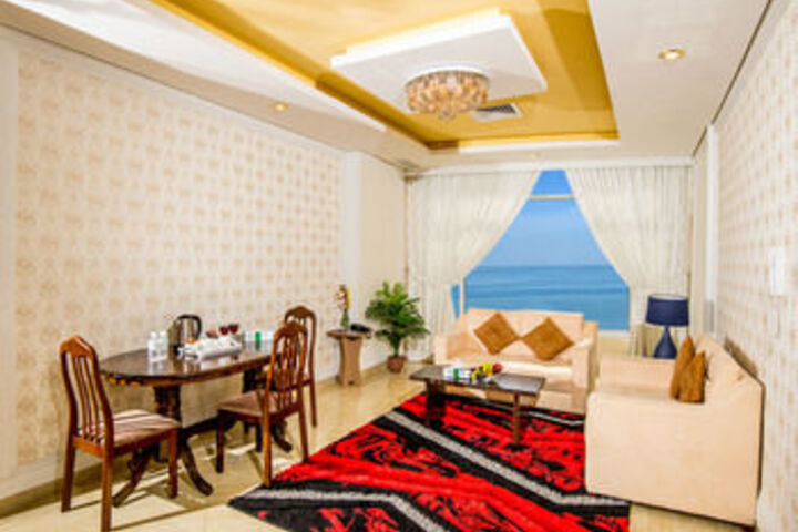 Room 34 of 38