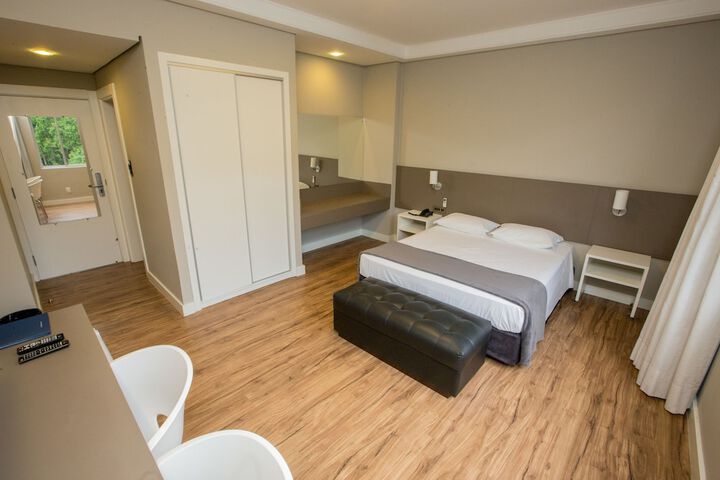 Room 7 of 72