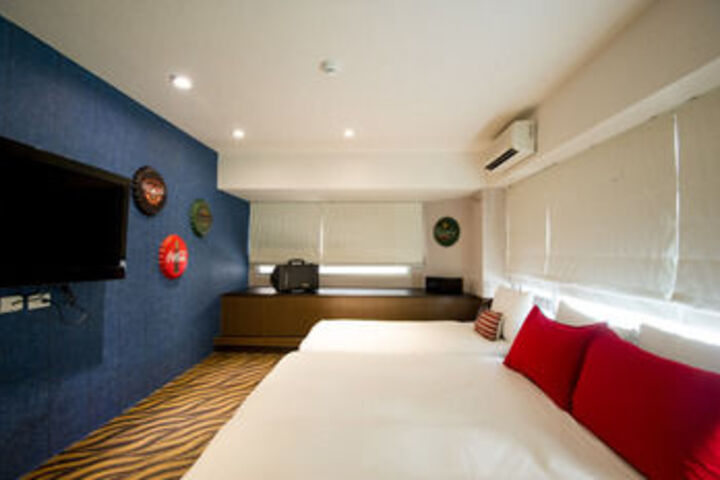 Room 4 of 23