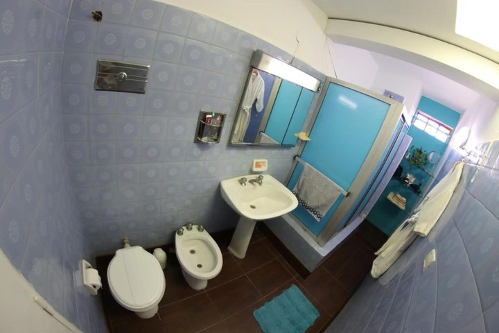 Room 7 of 12