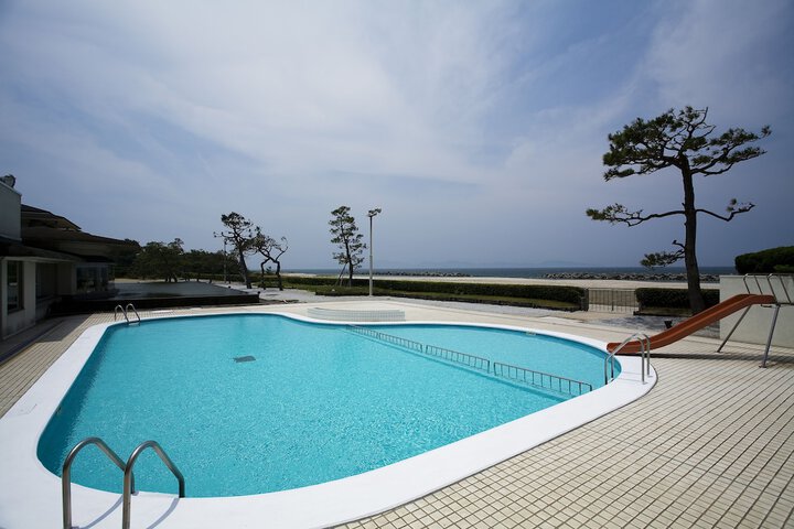 Hotel Pool