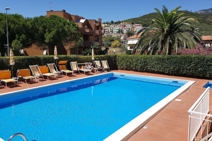 Hotel with Pool