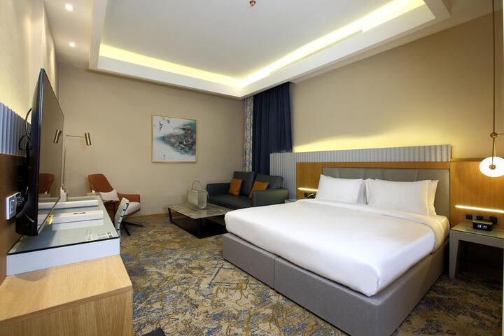 Room 26 of 66
