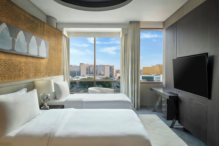 Room 34 of 131
