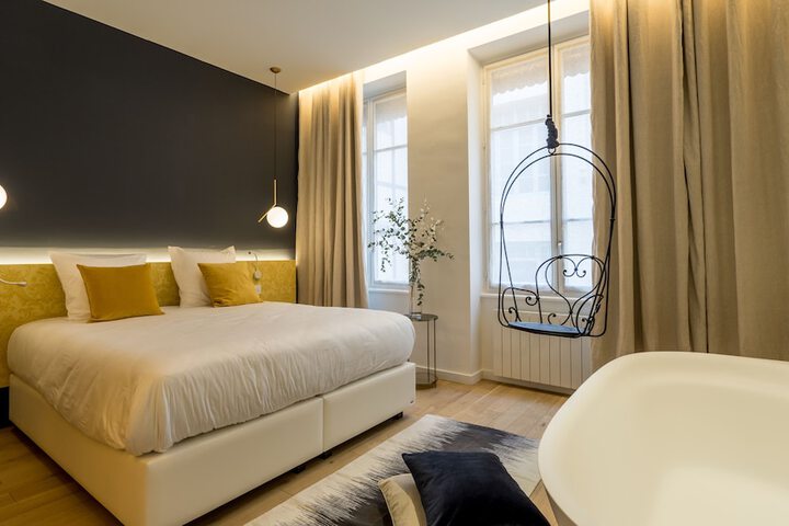 Room 16 of 780
