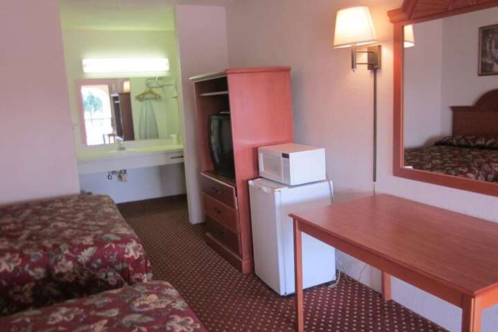 Room 9 of 21