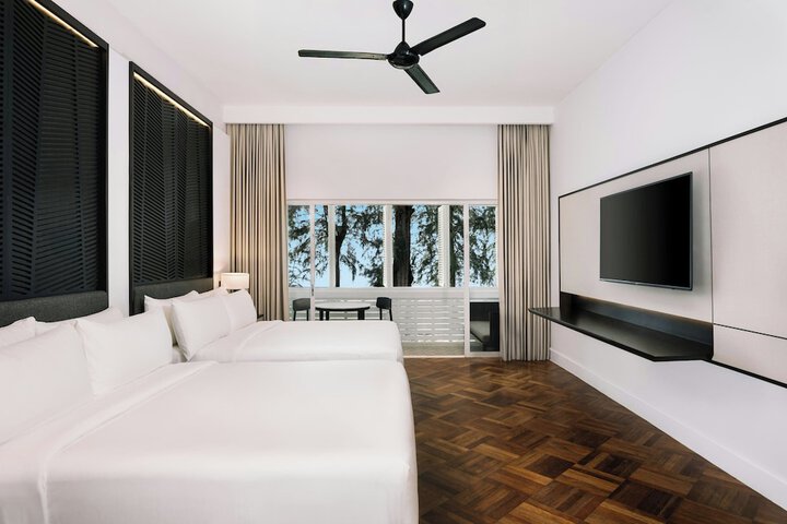 Room 27 of 104