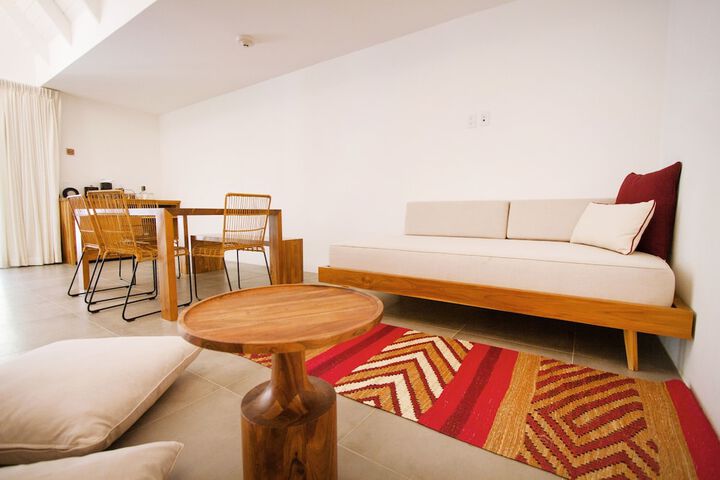 Room 32 of 114