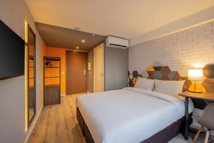 Room 13 of 47