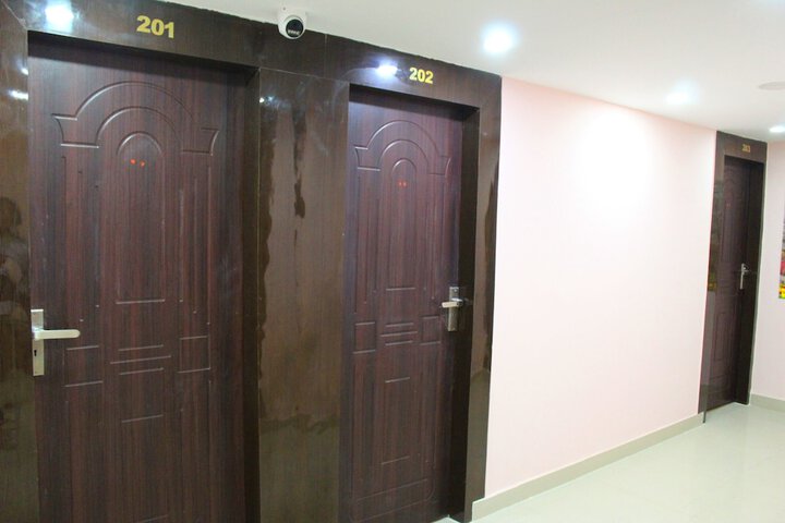 Ballroom/Hall 31 of 33