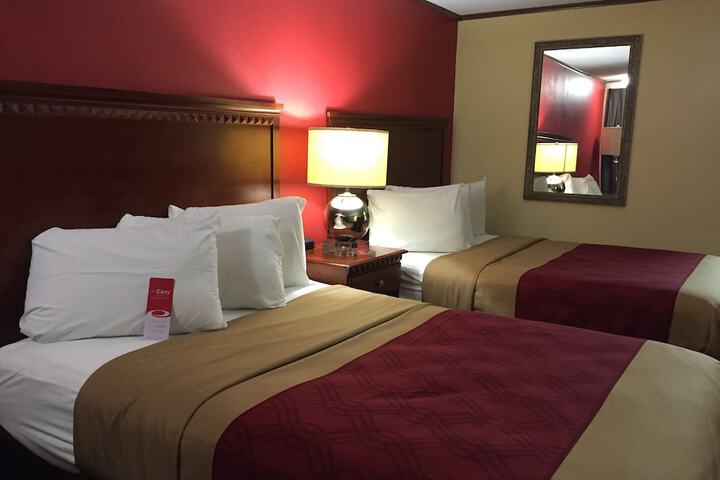 2 Double Beds (10 of 17)