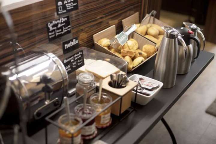 Breakfast/Coffee Service 40 of 45