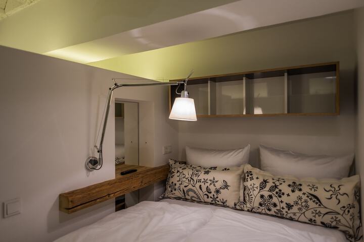 Room 45 of 159